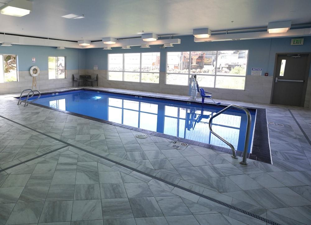 swimming pool spa