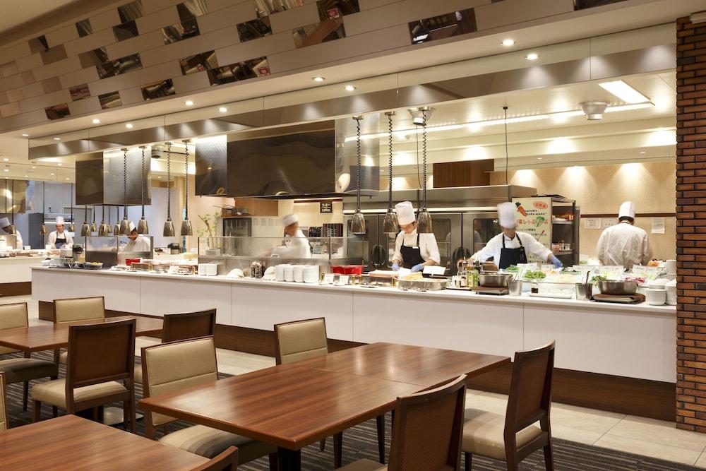 restaurant cafeteria
