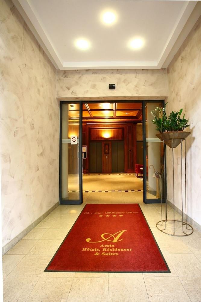 lobby