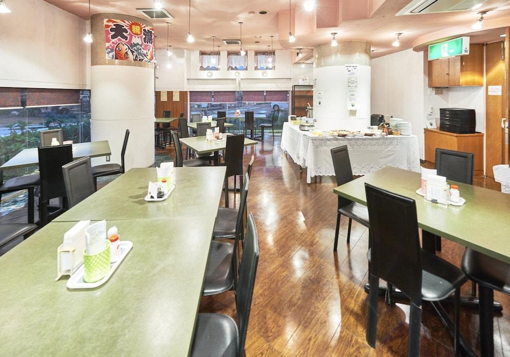 restaurant cafeteria
