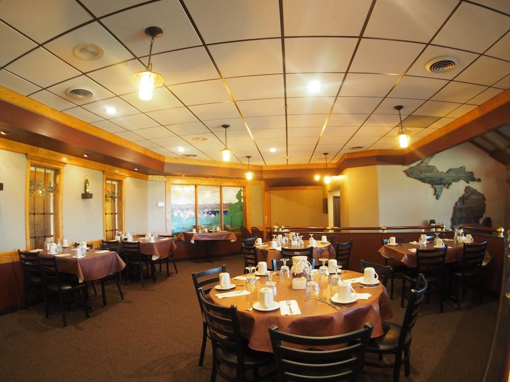 restaurant cafeteria