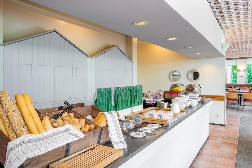 restaurant-cafeteria