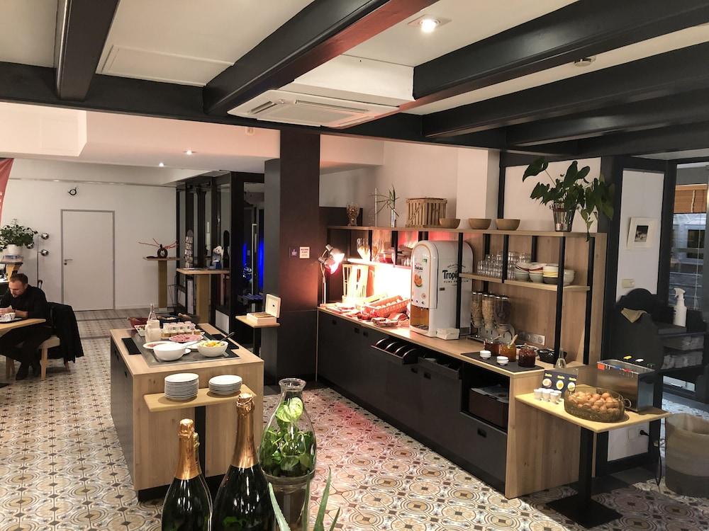 restaurant-cafeteria