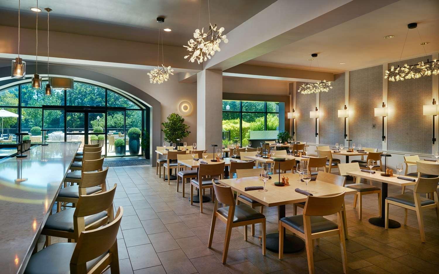 restaurant cafeteria