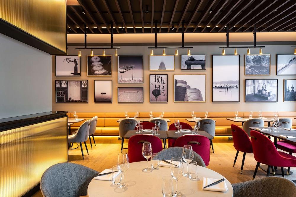 restaurant cafeteria