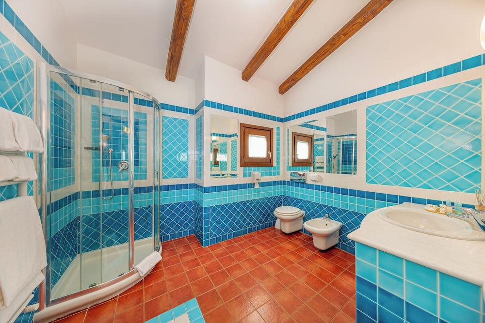 swimming pool spa