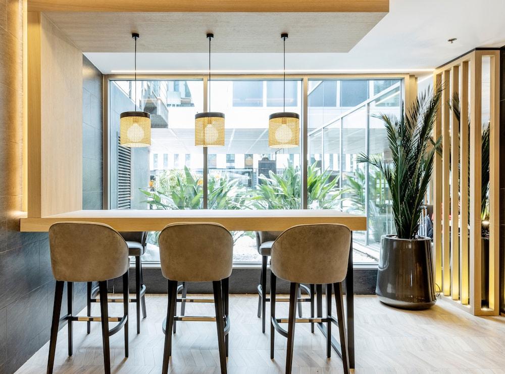 restaurant cafeteria