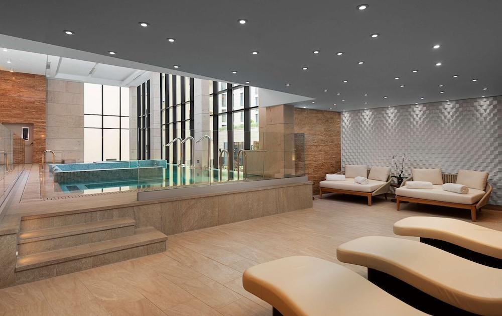 swimming pool spa