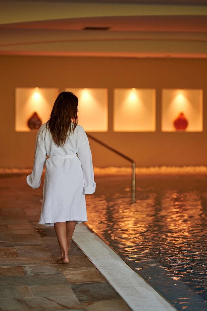 swimming pool spa