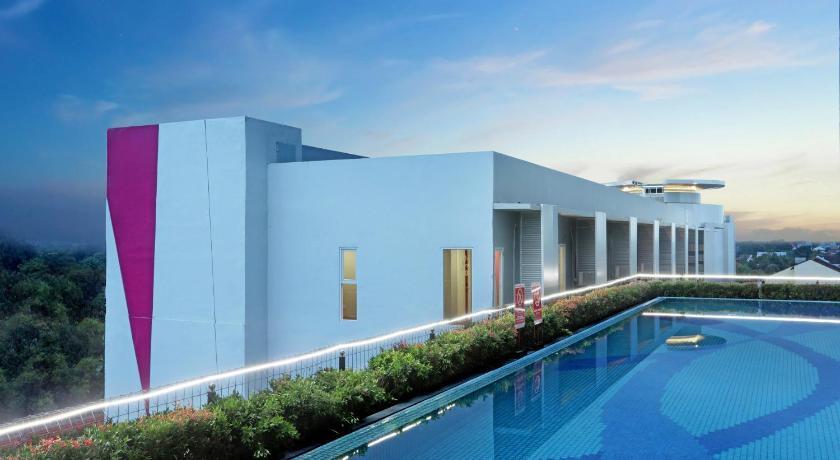 swimming pool spa