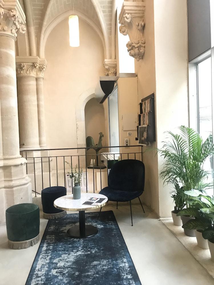lobby