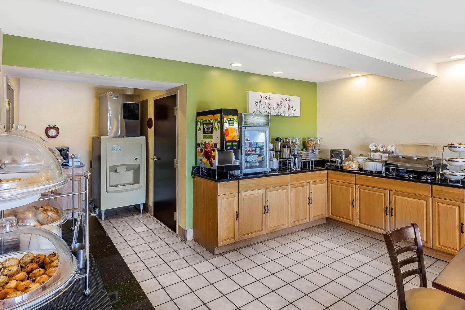 restaurant cafeteria