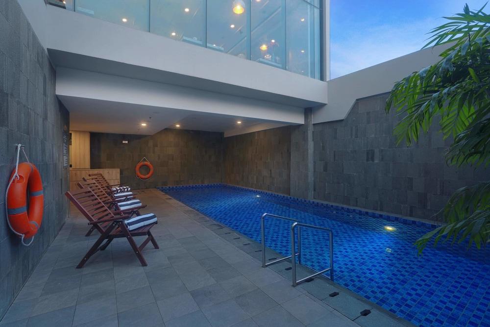 swimming pool spa