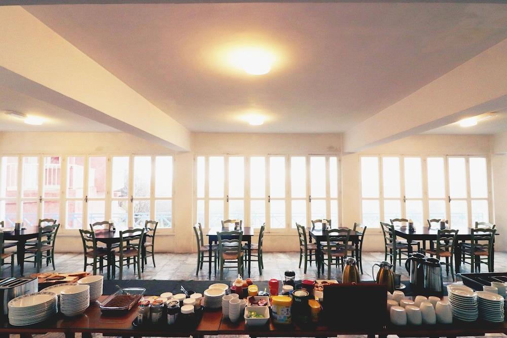 restaurant-cafeteria