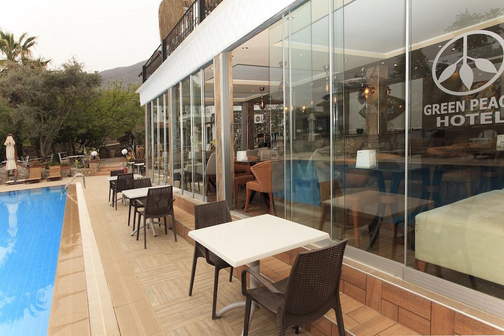 restaurant cafeteria