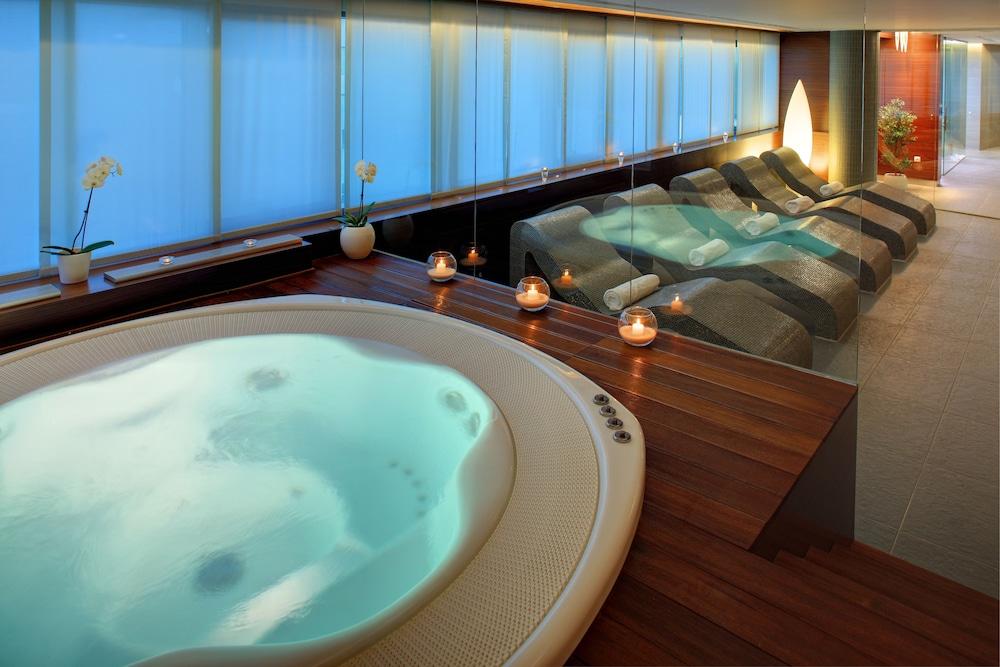 swimming pool spa