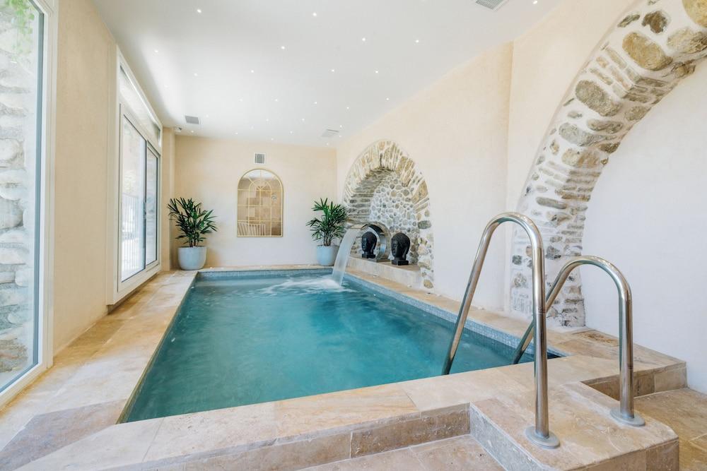 swimming pool spa