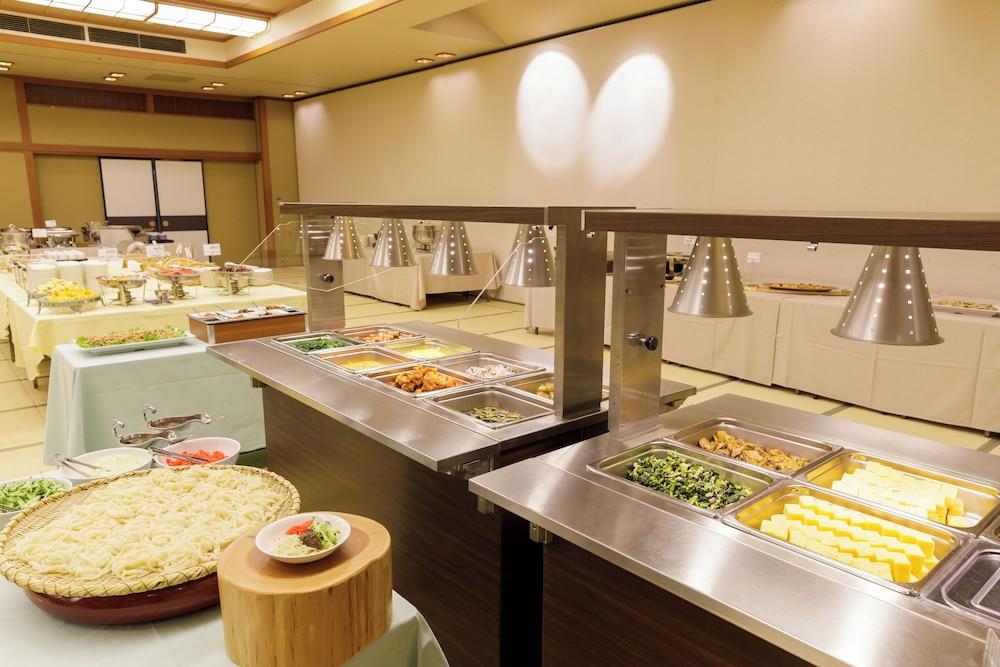 restaurant cafeteria