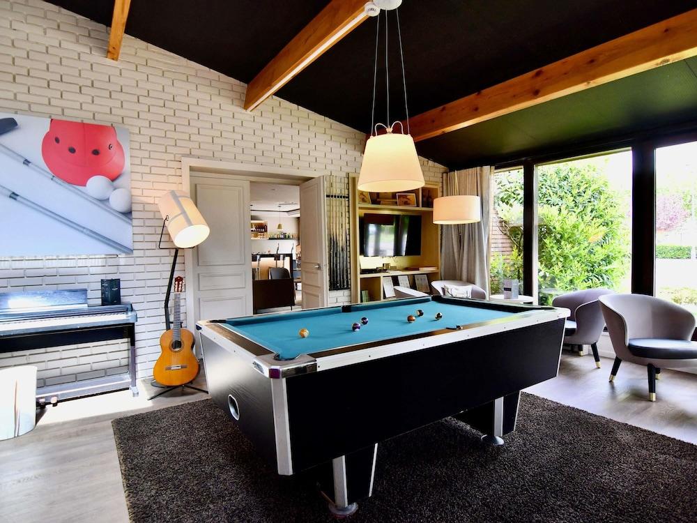 swimming pool spa