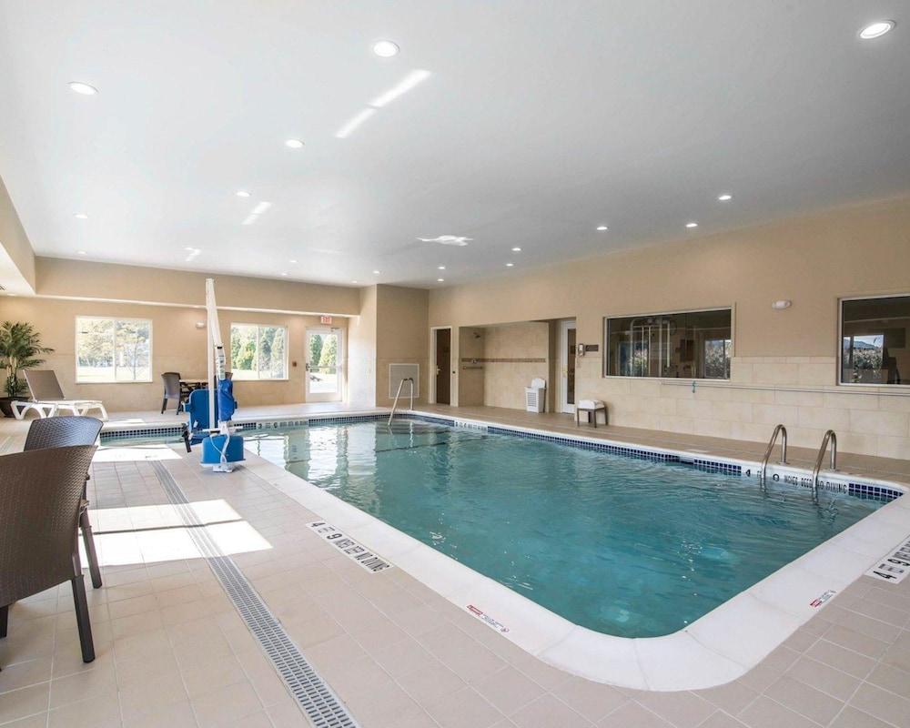 swimming pool spa