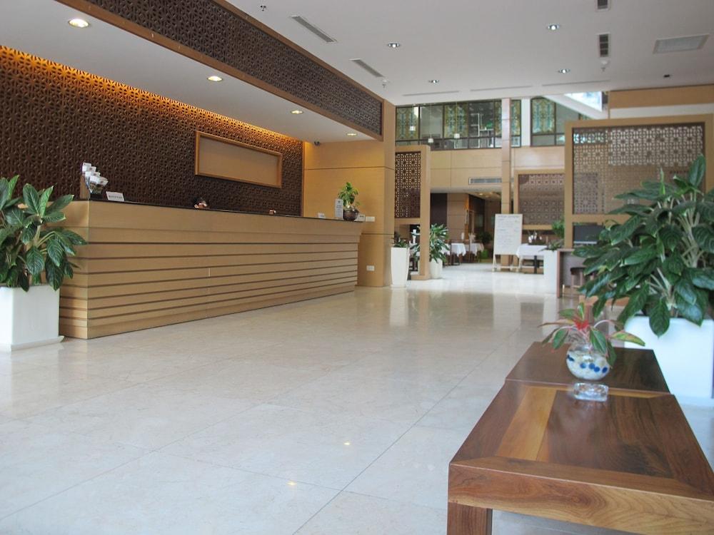lobby