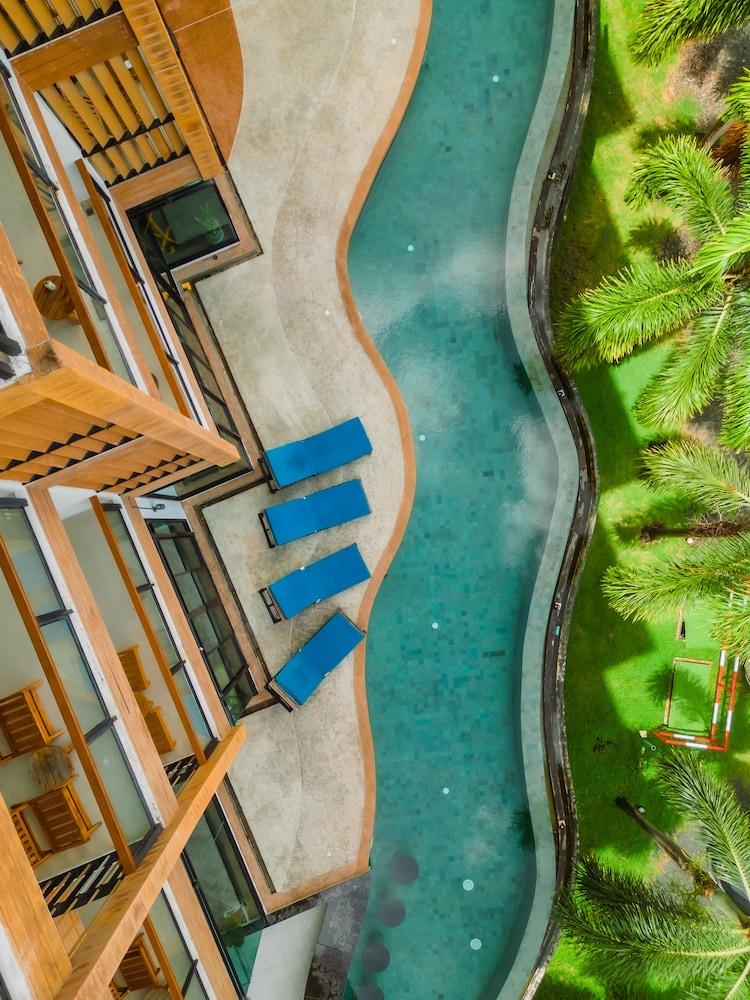 swimming pool spa