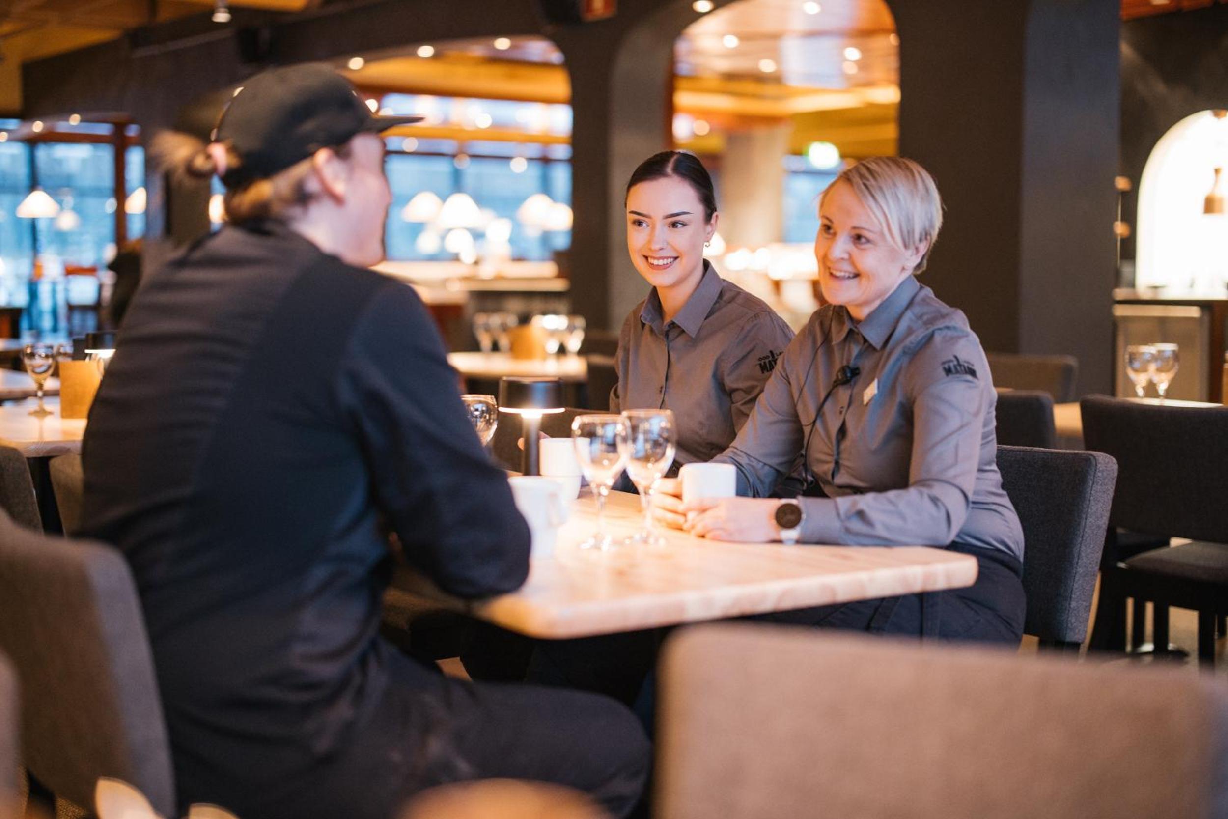 restaurant cafeteria