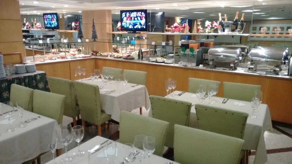 restaurant cafeteria