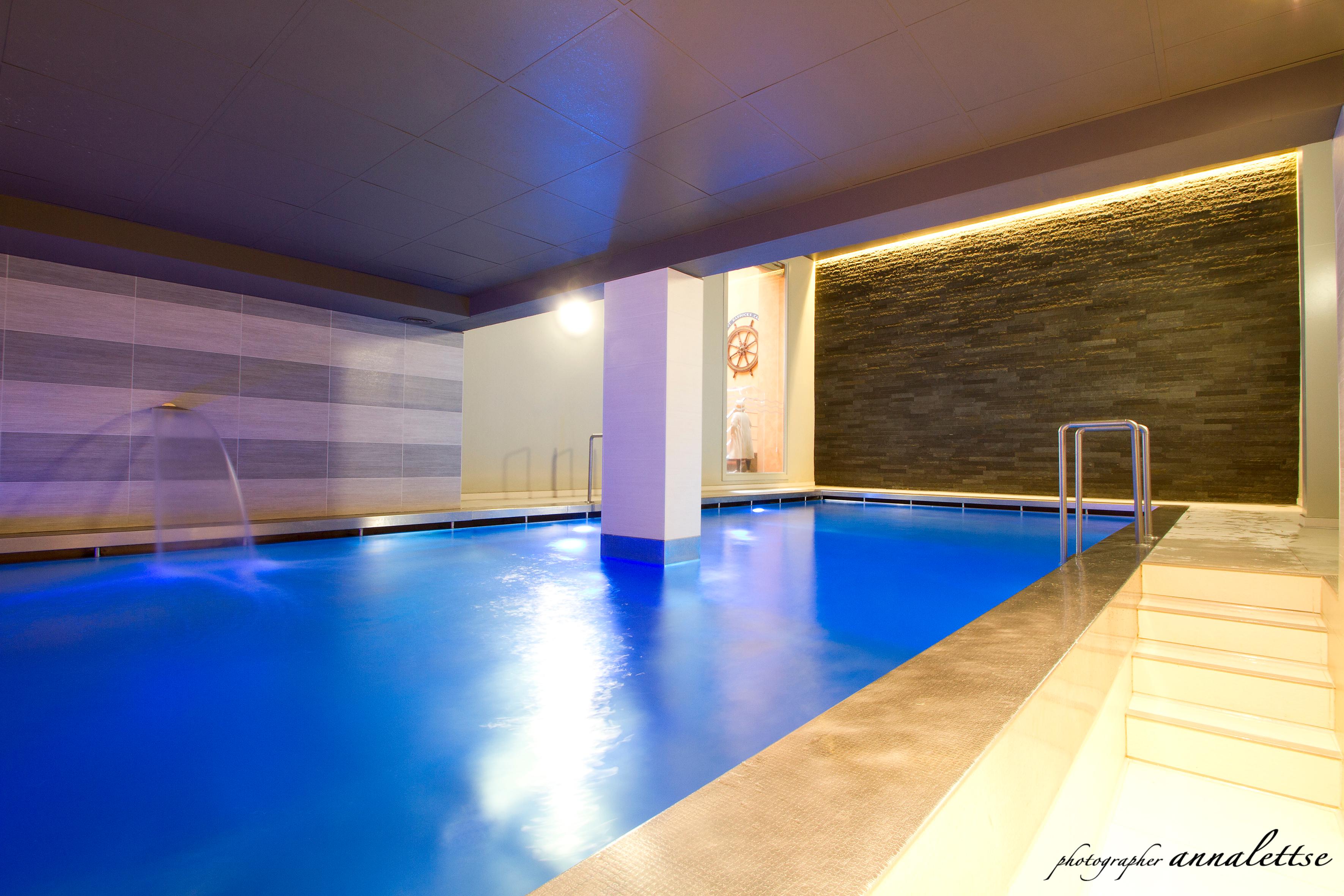 swimming pool spa