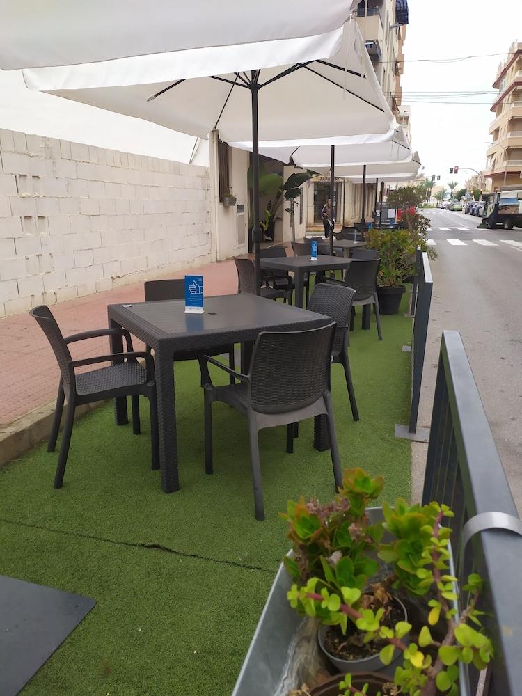 restaurant-cafeteria
