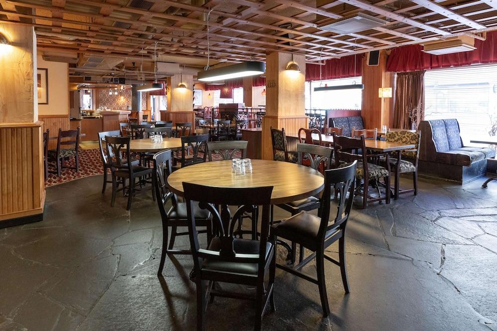 restaurant cafeteria