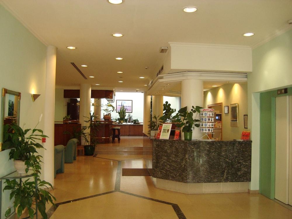 lobby