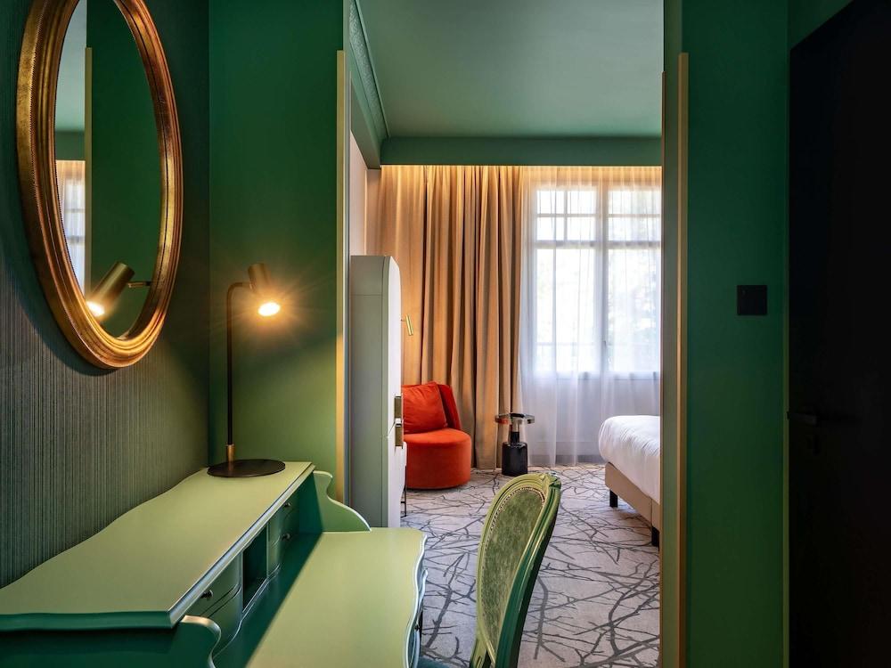 rooms