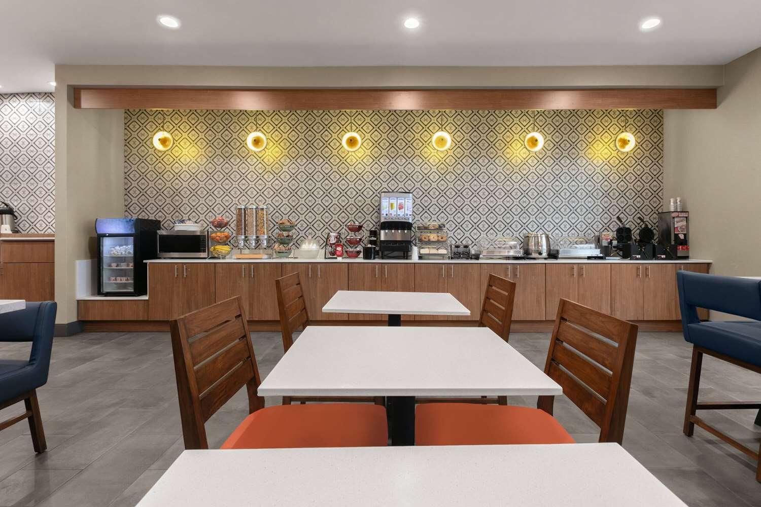restaurant cafeteria