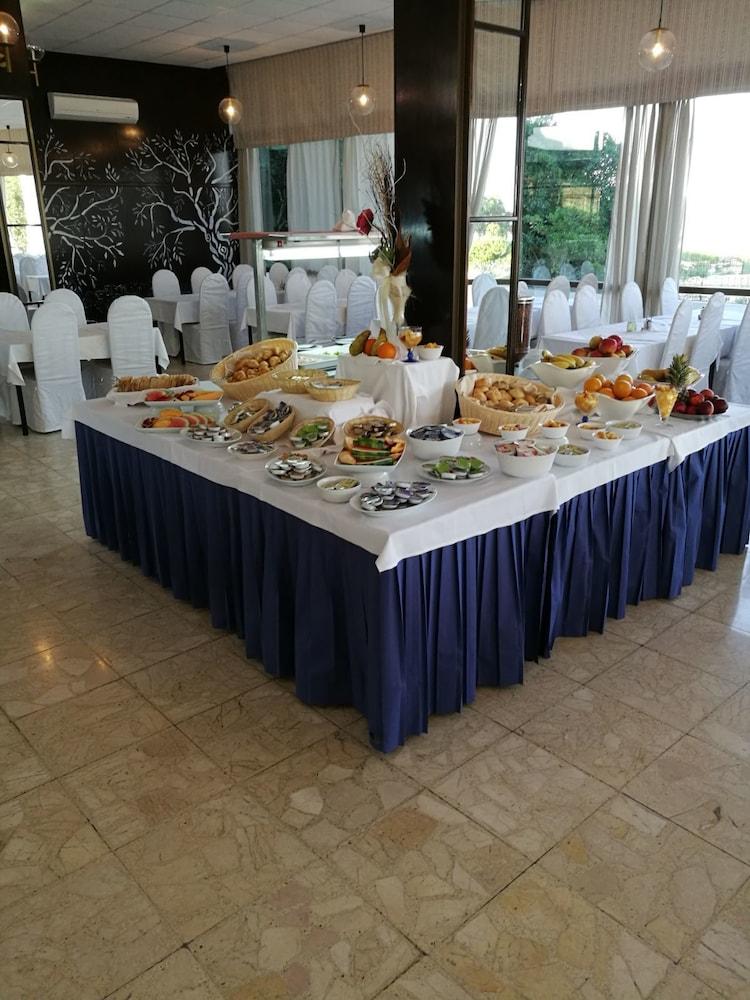 restaurant-cafeteria