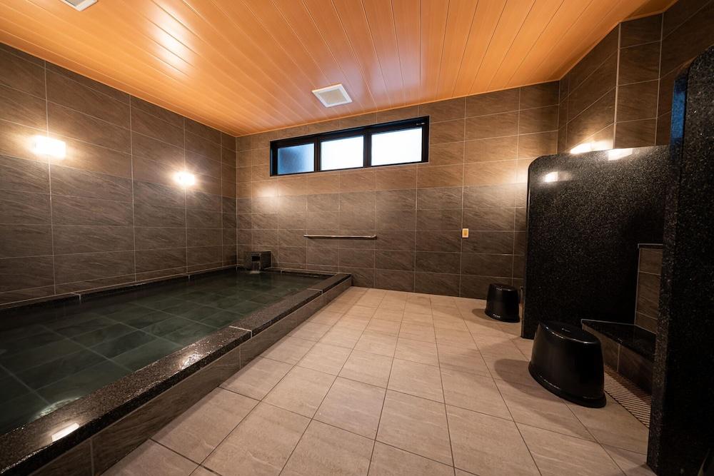 swimming pool spa