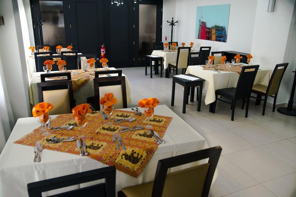 restaurant cafeteria