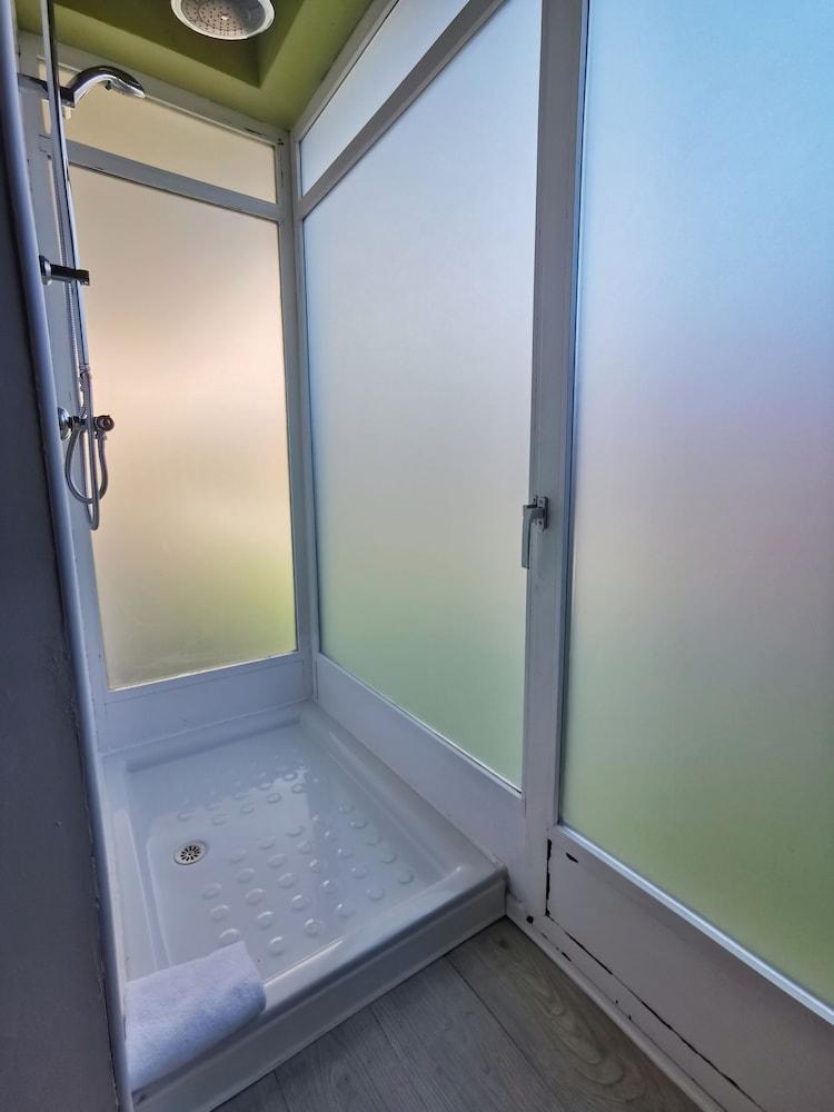 swimming pool spa