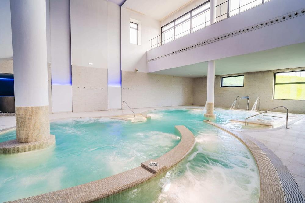 swimming pool spa