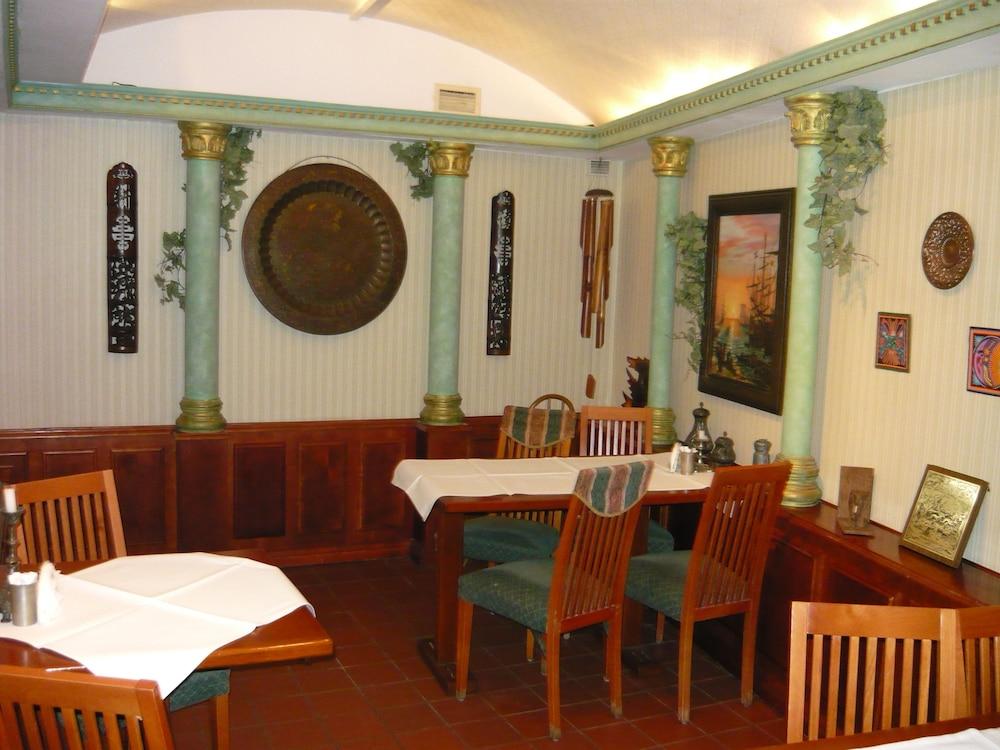 restaurant cafeteria