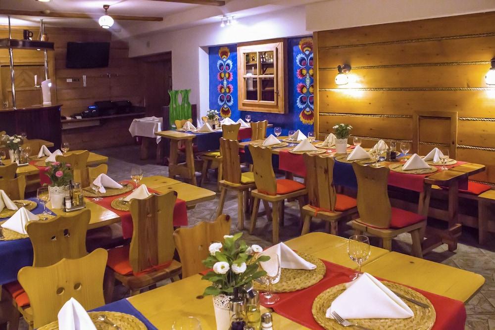 restaurant cafeteria