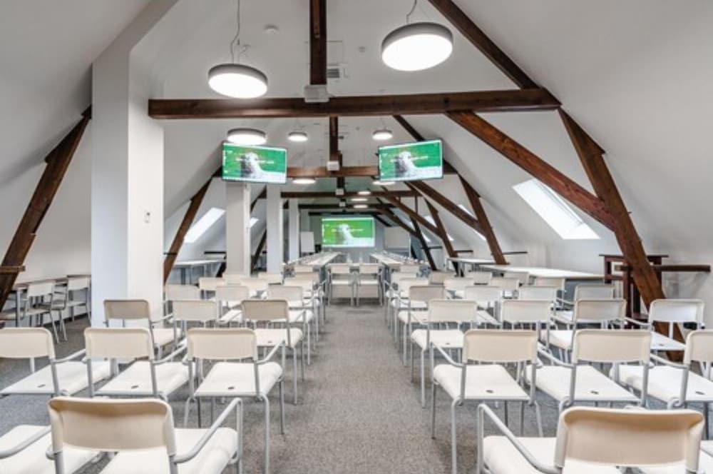 restaurant cafeteria