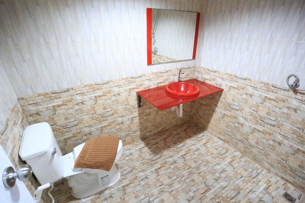 swimming pool spa