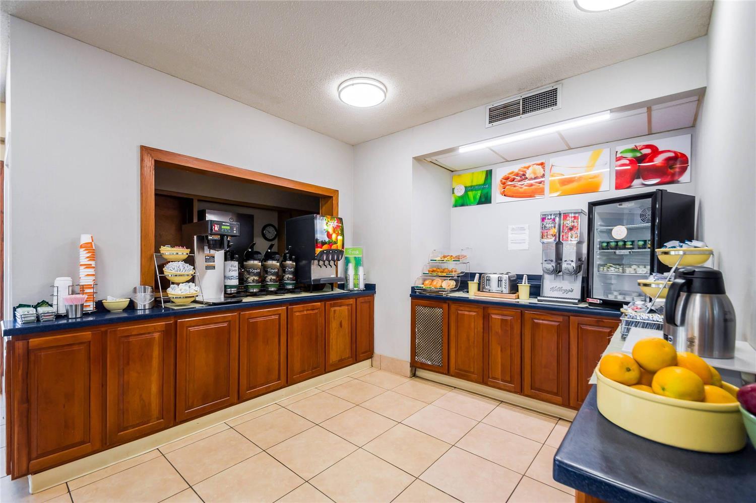 restaurant cafeteria