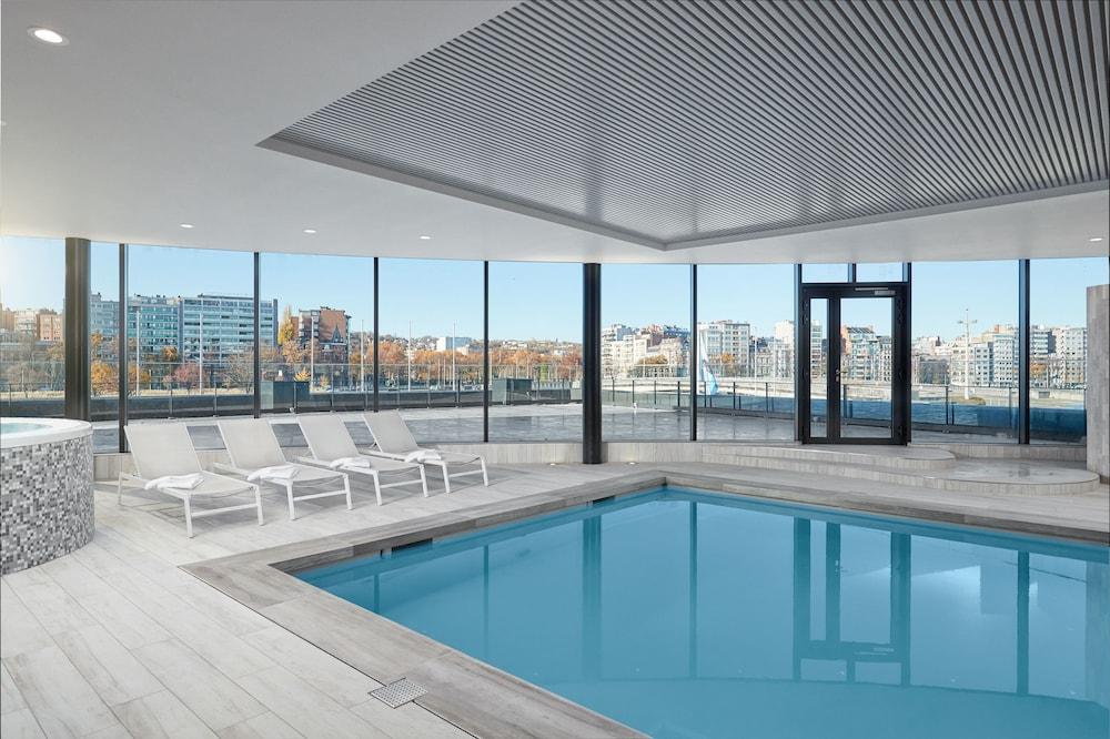 swimming pool spa
