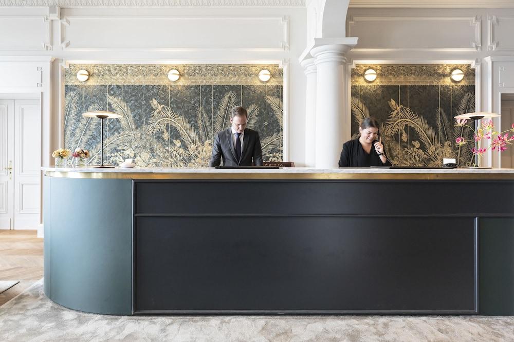 lobby