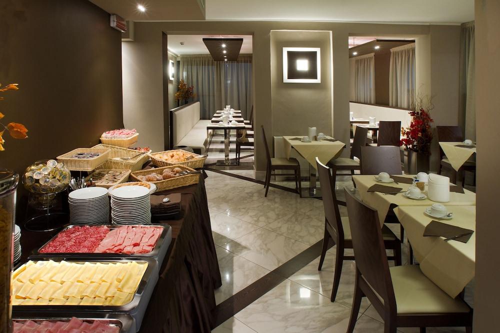 restaurant cafeteria