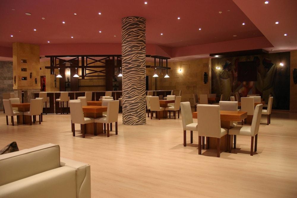 restaurant-cafeteria