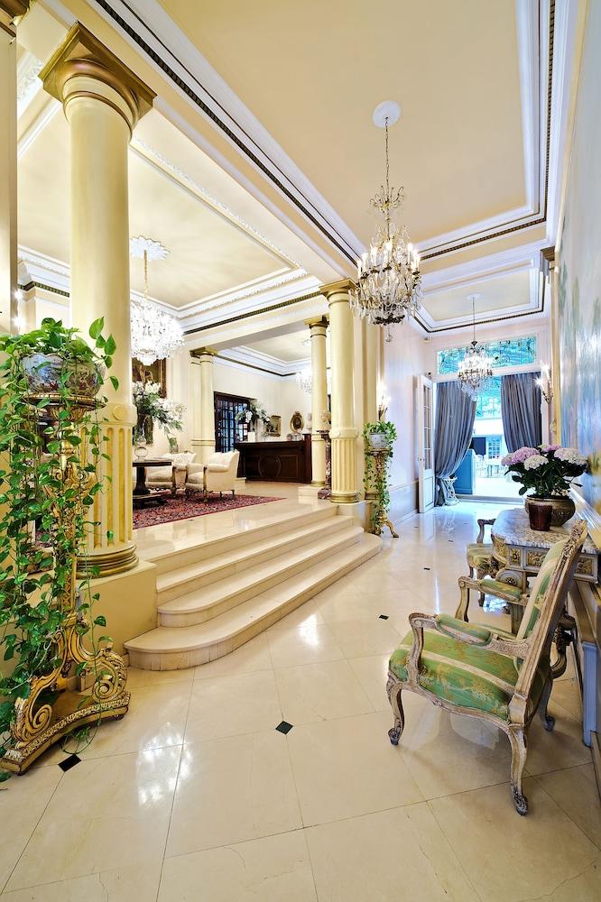 lobby