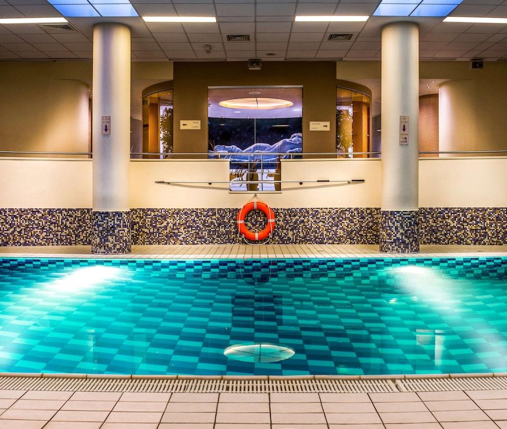 swimming pool spa